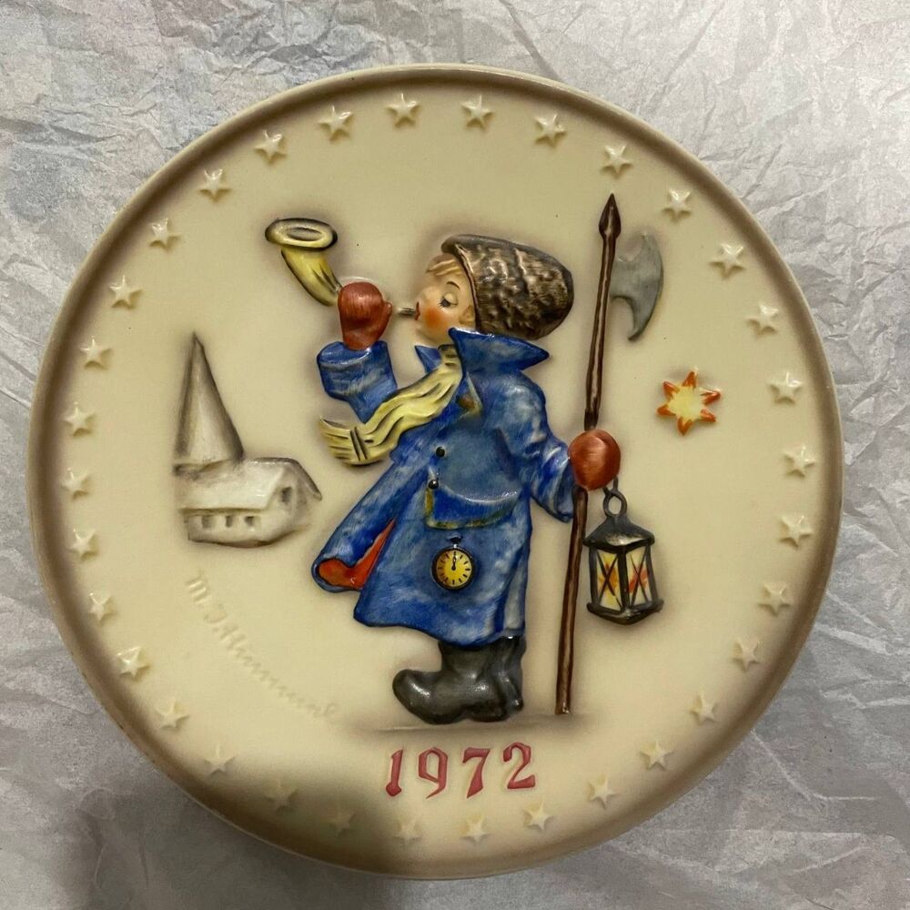 Vintage 1972 M.J. Hummel Goebel 2nd Annual Plate HUM 265 Hear Ye West Germany
